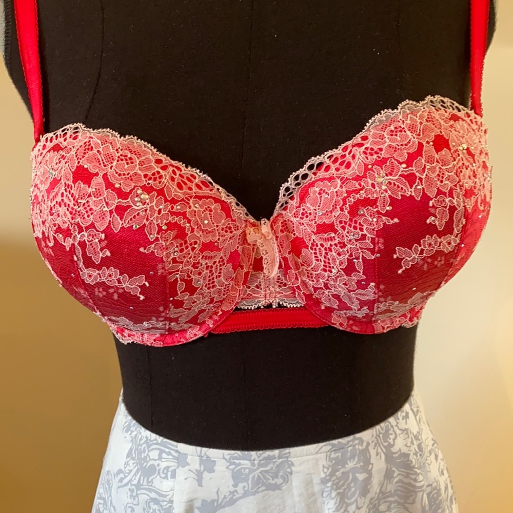 Victoria’s Secret full coverage lace bra